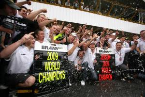 f1-brazil-2009-button-brawn-champs3