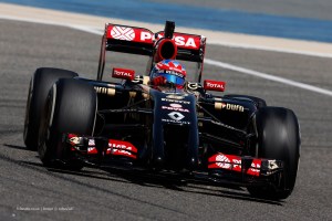 f1-2014-bahrain-test-two-grosjean-lotus-e22
