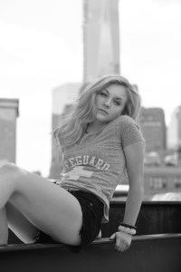 emily-kinney-08