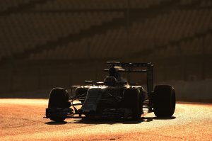 f1-2015-barcelona-test-ricciardo-red-bull